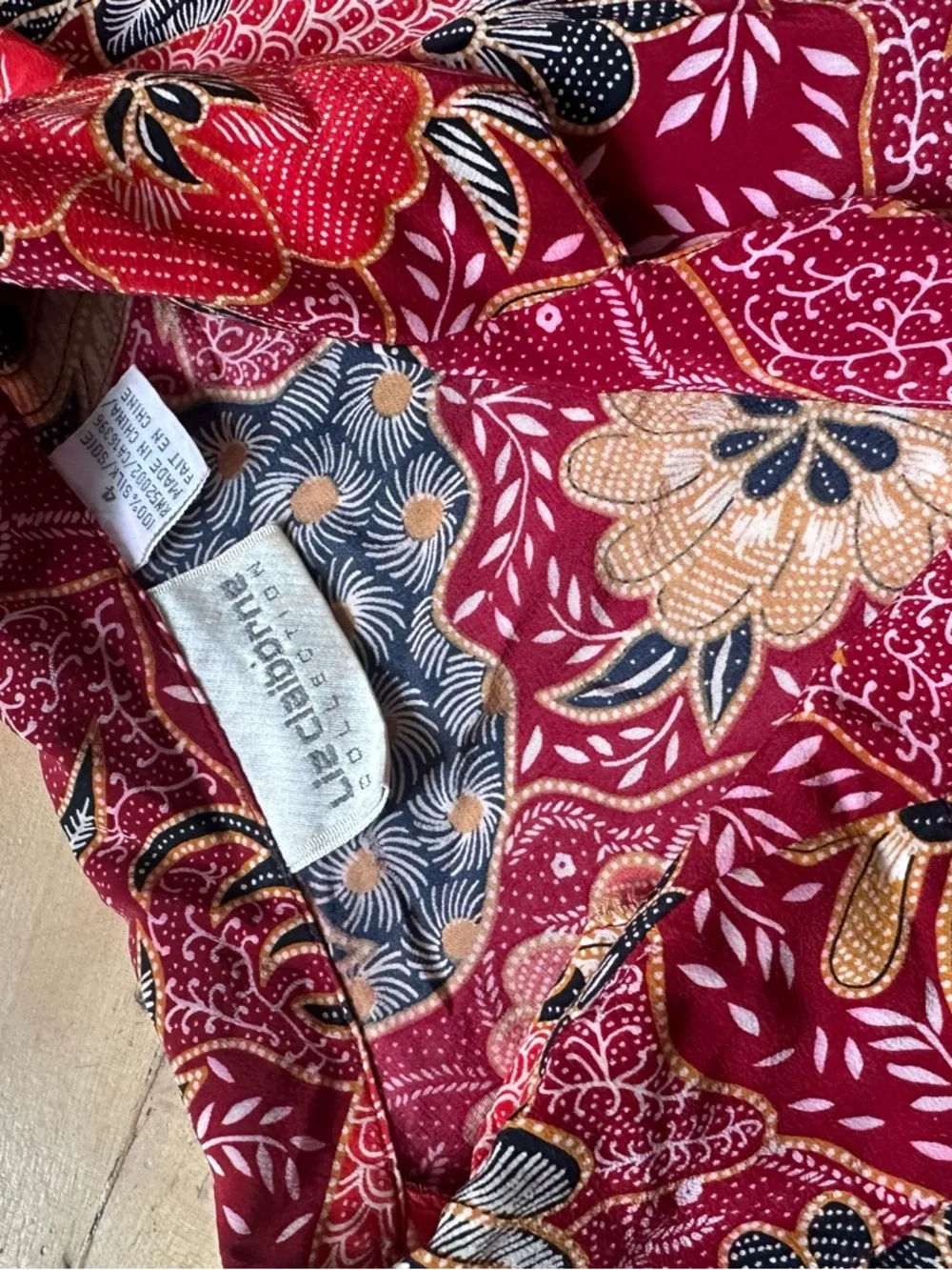 Claiborne Silk Red Floral Paisley Button-Up Short Sleeve Blouse - Picture 4 of 7